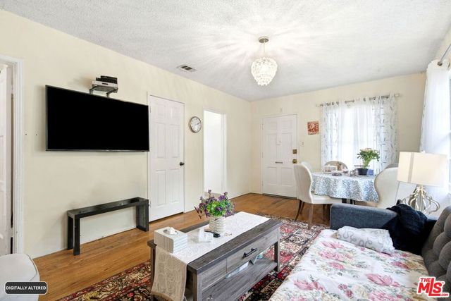 2018 W Glenoaks Boulevard, Glendale, CA 91201