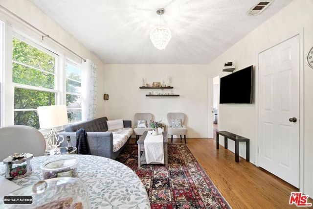 2018 W Glenoaks Boulevard, Glendale, CA 91201