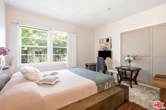 2018 W Glenoaks Boulevard, Glendale, CA 91201
