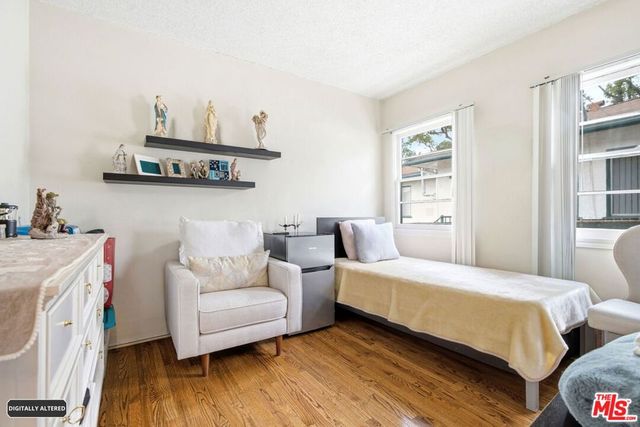 2018 W Glenoaks Boulevard, Glendale, CA 91201