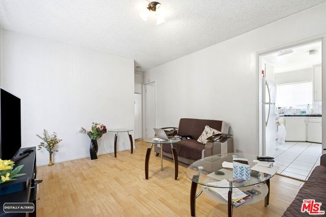2018 W Glenoaks Boulevard, Glendale, CA 91201
