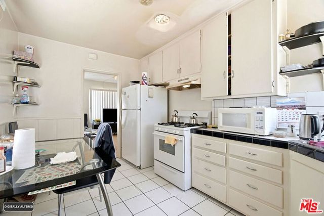 2018 W Glenoaks Boulevard, Glendale, CA 91201