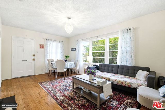 2018 W Glenoaks Boulevard, Glendale, CA 91201