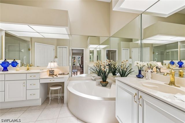 4395 Dover CT 303, Naples, FL 34105