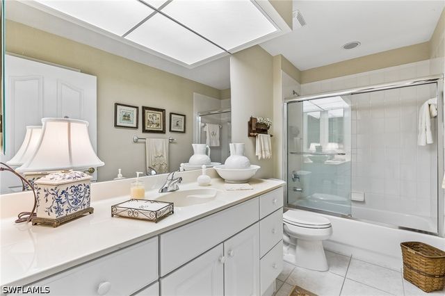 4395 Dover CT 303, Naples, FL 34105