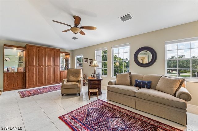 4395 Dover CT 303, Naples, FL 34105