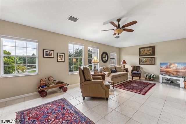 4395 Dover CT 303, Naples, FL 34105
