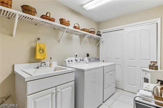4395 Dover CT 303, Naples, FL 34105