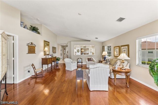 4395 Dover CT 303, Naples, FL 34105