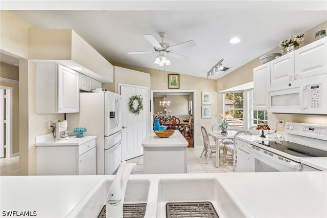 4395 Dover CT 303, Naples, FL 34105