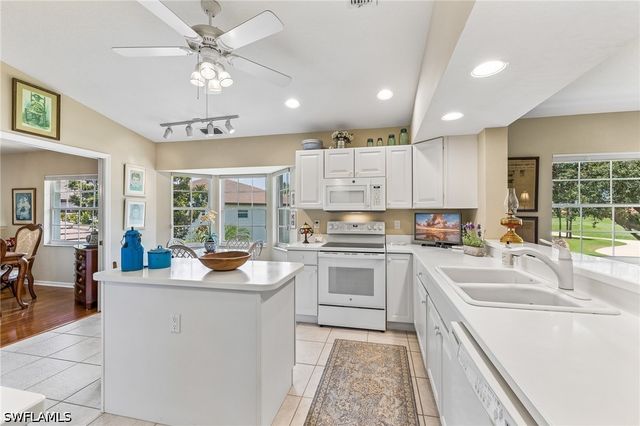 4395 Dover CT 303, Naples, FL 34105