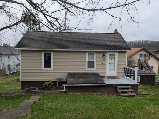244 N Main St, Houston, PA 15342