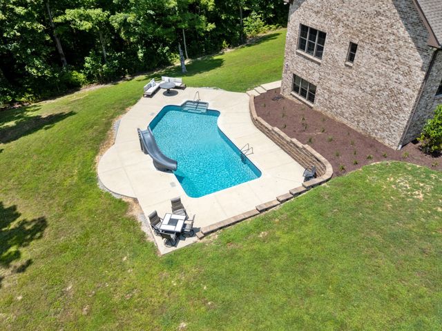 1370 Leatherwood Rd, White Bluff, TN 37187