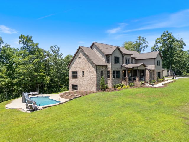 1370 Leatherwood Rd, White Bluff, TN 37187
