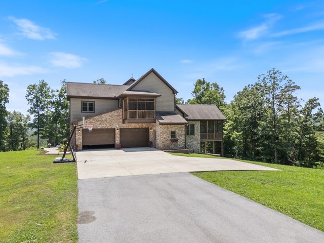 1370 Leatherwood Rd, White Bluff, TN 37187