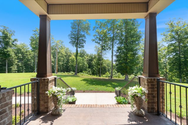 1370 Leatherwood Rd, White Bluff, TN 37187