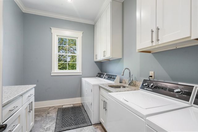 1370 Leatherwood Rd, White Bluff, TN 37187