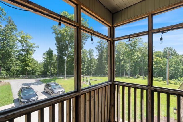 1370 Leatherwood Rd, White Bluff, TN 37187