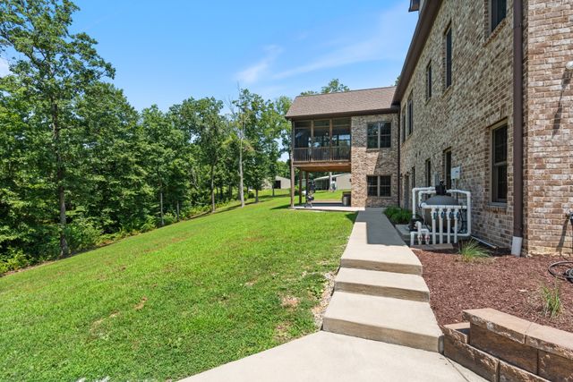 1370 Leatherwood Rd, White Bluff, TN 37187
