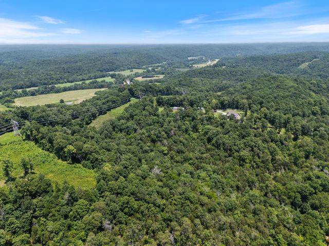 1370 Leatherwood Rd, White Bluff, TN 37187