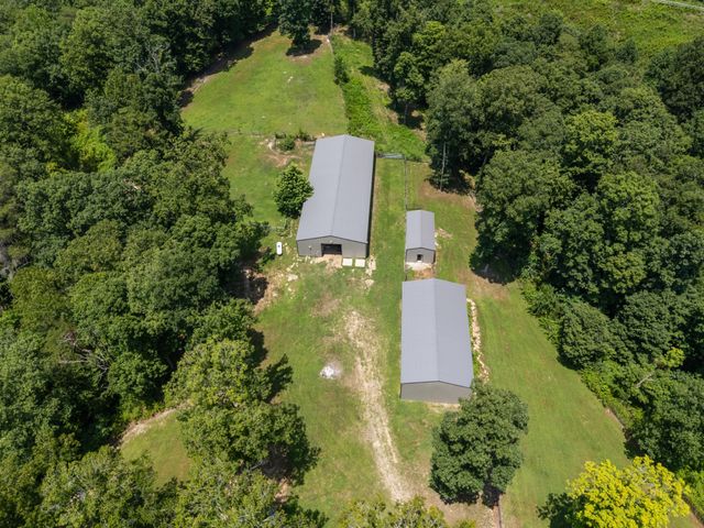 1370 Leatherwood Rd, White Bluff, TN 37187