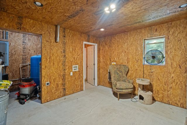 1370 Leatherwood Rd, White Bluff, TN 37187