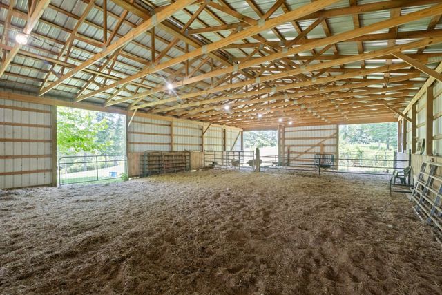 1370 Leatherwood Rd, White Bluff, TN 37187