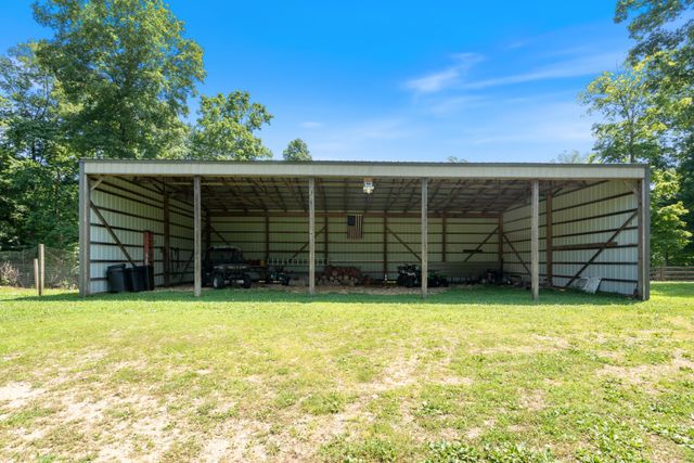 1370 Leatherwood Rd, White Bluff, TN 37187