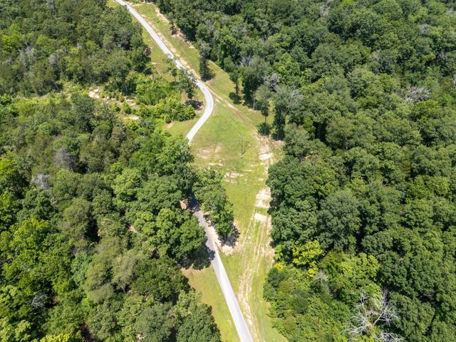 1370 Leatherwood Rd, White Bluff, TN 37187