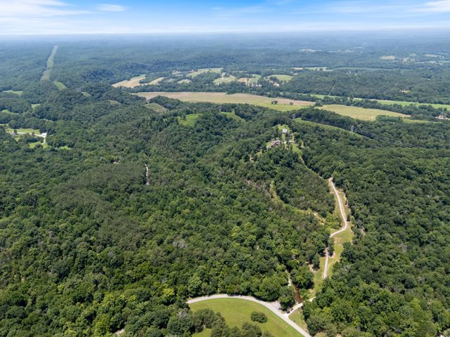 1370 Leatherwood Rd, White Bluff, TN 37187