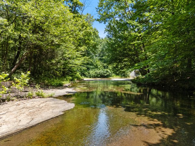 1370 Leatherwood Rd, White Bluff, TN 37187