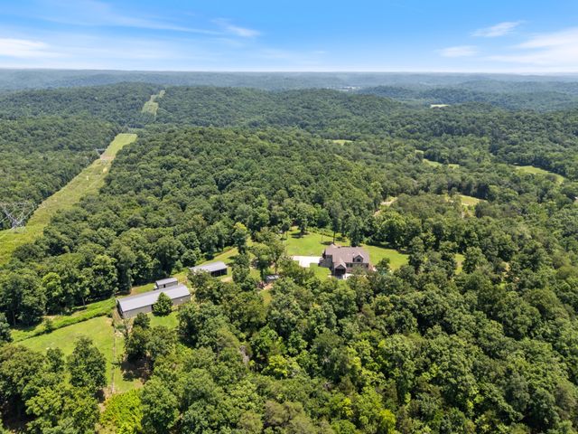 1370 Leatherwood Rd, White Bluff, TN 37187