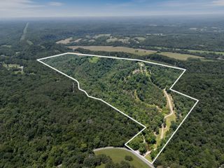 1370 Leatherwood Rd, White Bluff, TN 37187
