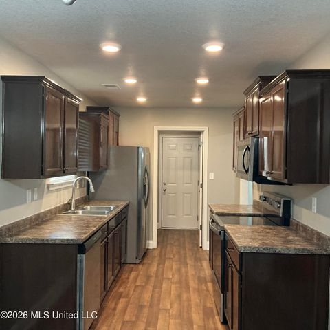 8426 Park, Southaven, MS 38671