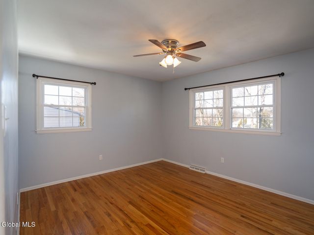 12 Gaslight Drive, Colonie, NY 12205