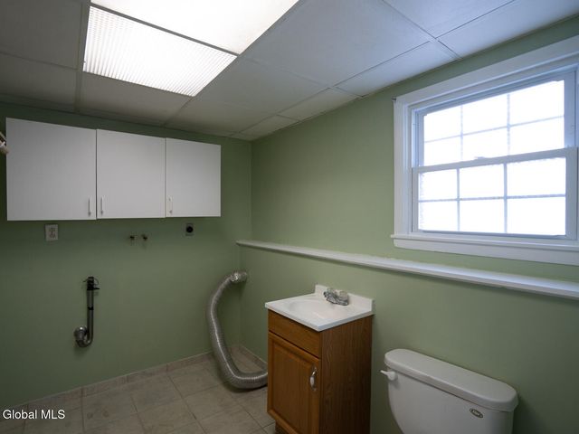 12 Gaslight Drive, Colonie, NY 12205