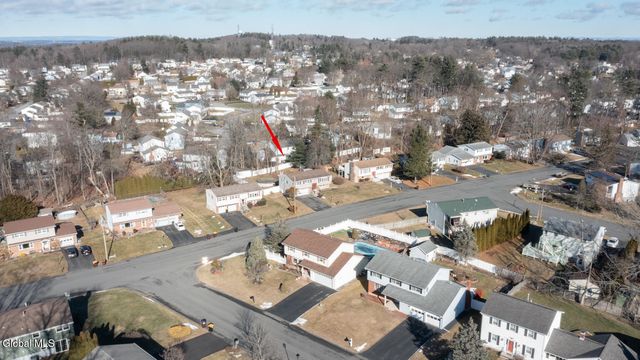 12 Gaslight Drive, Colonie, NY 12205