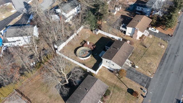 12 Gaslight Drive, Colonie, NY 12205