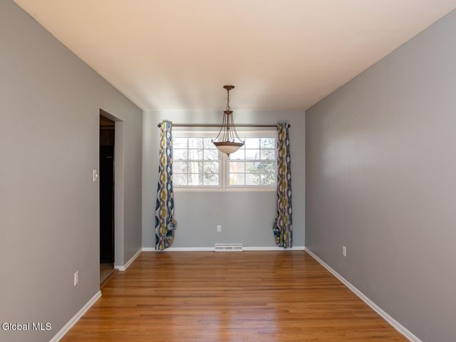 12 Gaslight Drive, Colonie, NY 12205