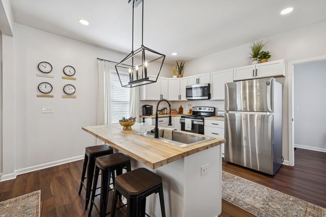 111 E 15th St, Columbia, TN 38401