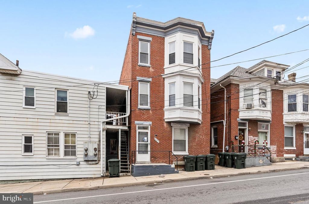 207 N MULBERRY ST, Hagerstown, MD 21740