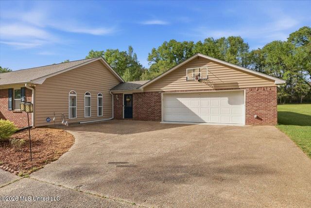 108 Pinehaven Place, Clinton, MS 39056