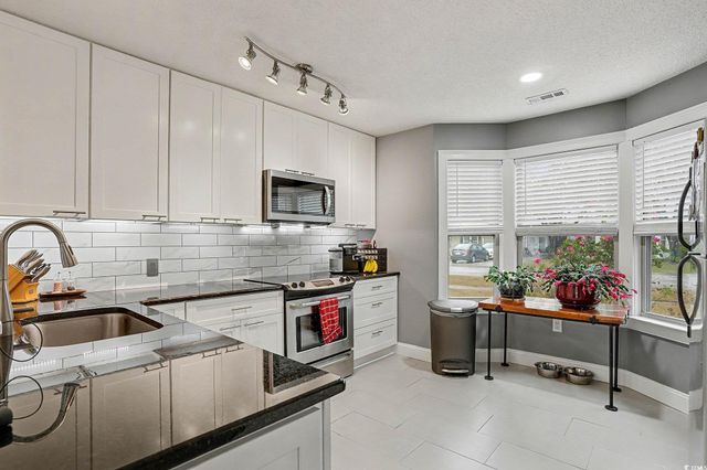 9736 Kings Grant Dr., Murrells Inlet, SC 29576