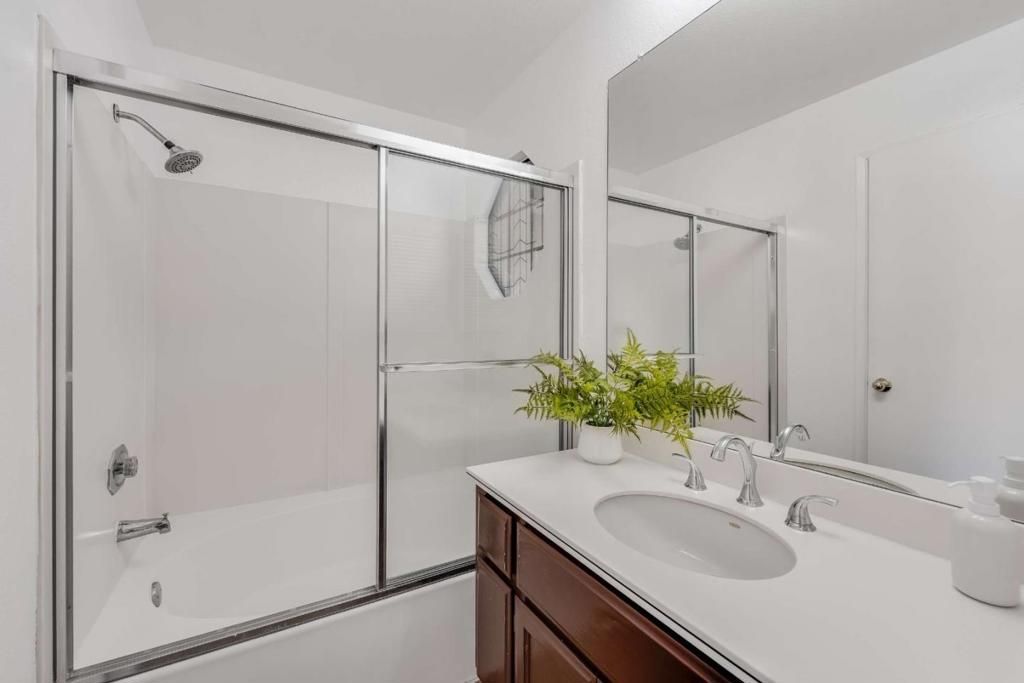 Image 10 of property listing at 2477 Michele Jean Way, Santa Clara, CA 95050
