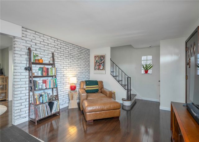 2211 Lucina Ave, Overbrook, PA 15210
