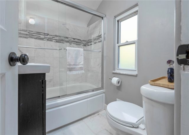2211 Lucina Ave, Overbrook, PA 15210