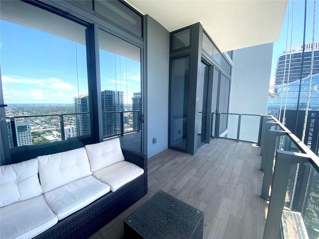 68 SE 6th St 4008, Miami, FL 33131