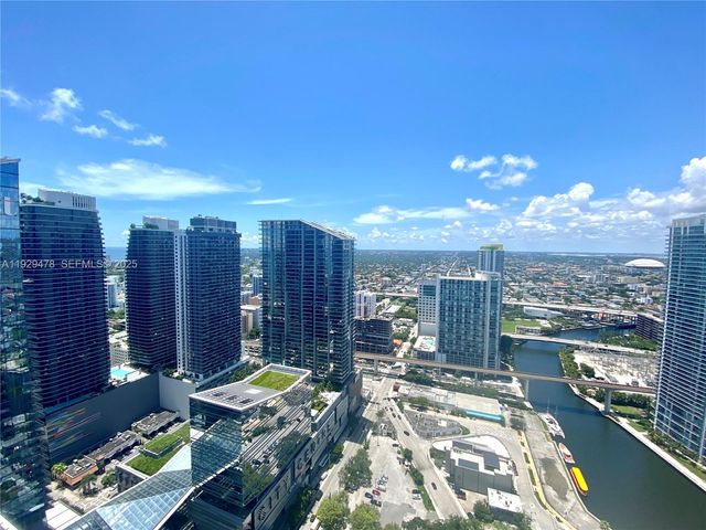 68 SE 6th St 4008, Miami, FL 33131