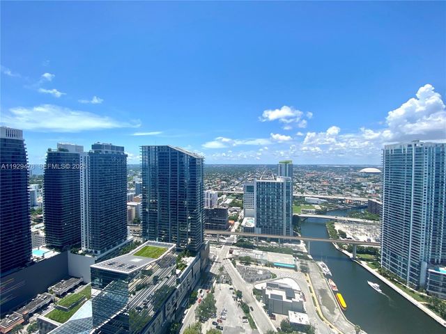 68 SE 6th St 4008, Miami, FL 33131