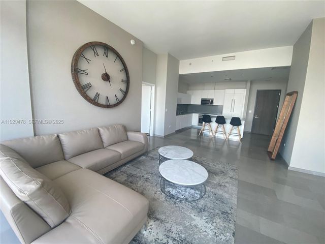 68 SE 6th St 4008, Miami, FL 33131